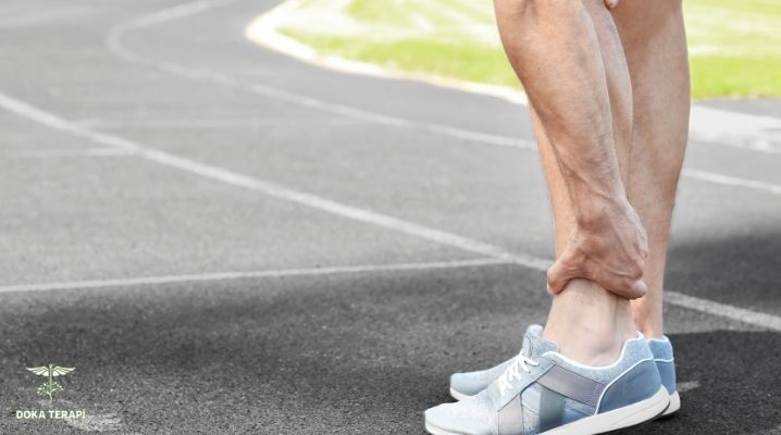 İstanbul ayak bileği ağrısı çeken bir erkek sporcu